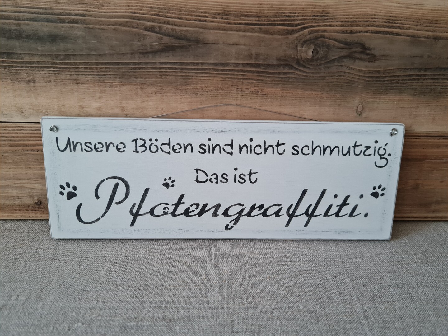 Holzschild "Pfotengraffiti"